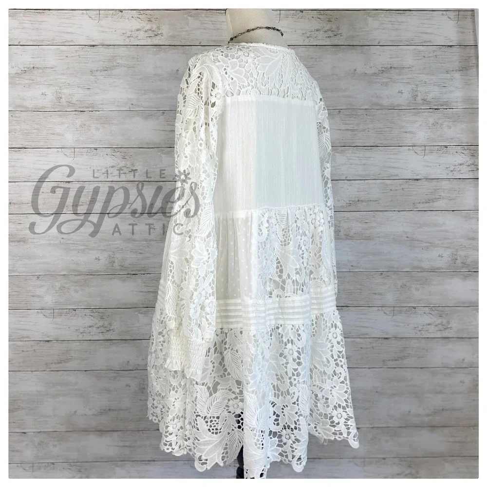 POL Romance in Lovely Lace Dress - Picture 8 of 12